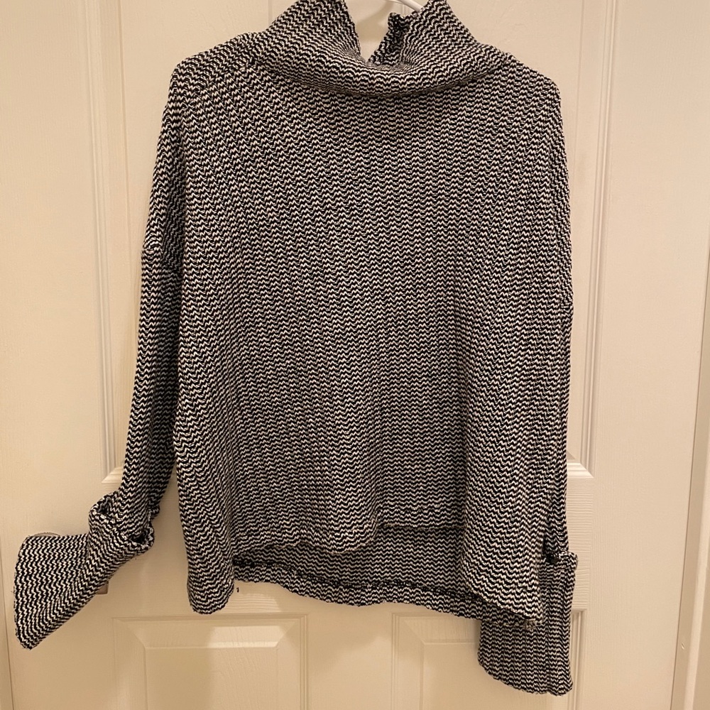 Black and white sweater size M - Picture 1 of 5